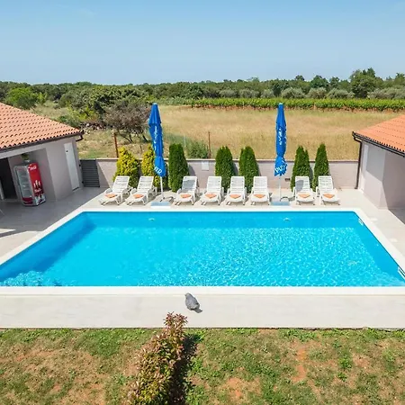 Holiday home Awesome In With Kitchen Valtura