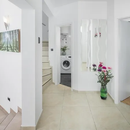 Holiday home Awesome In With Kitchen