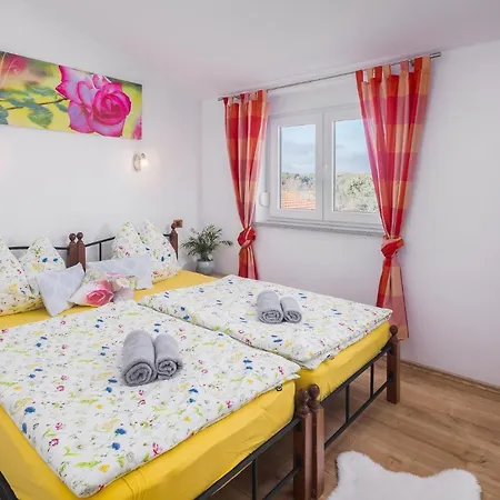 Awesome In With Kitchen Holiday home
