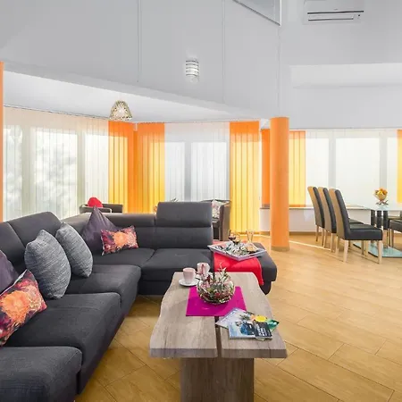 Awesome In With Kitchen Hébergement de vacances